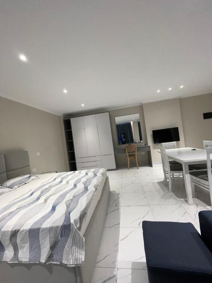Modern Beachfront Apartments Saranda Kültér fotó